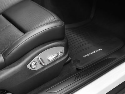 2023 Porsche Macan Macan (MY23)