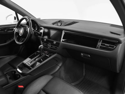 2023 Porsche Macan Macan (MY23)