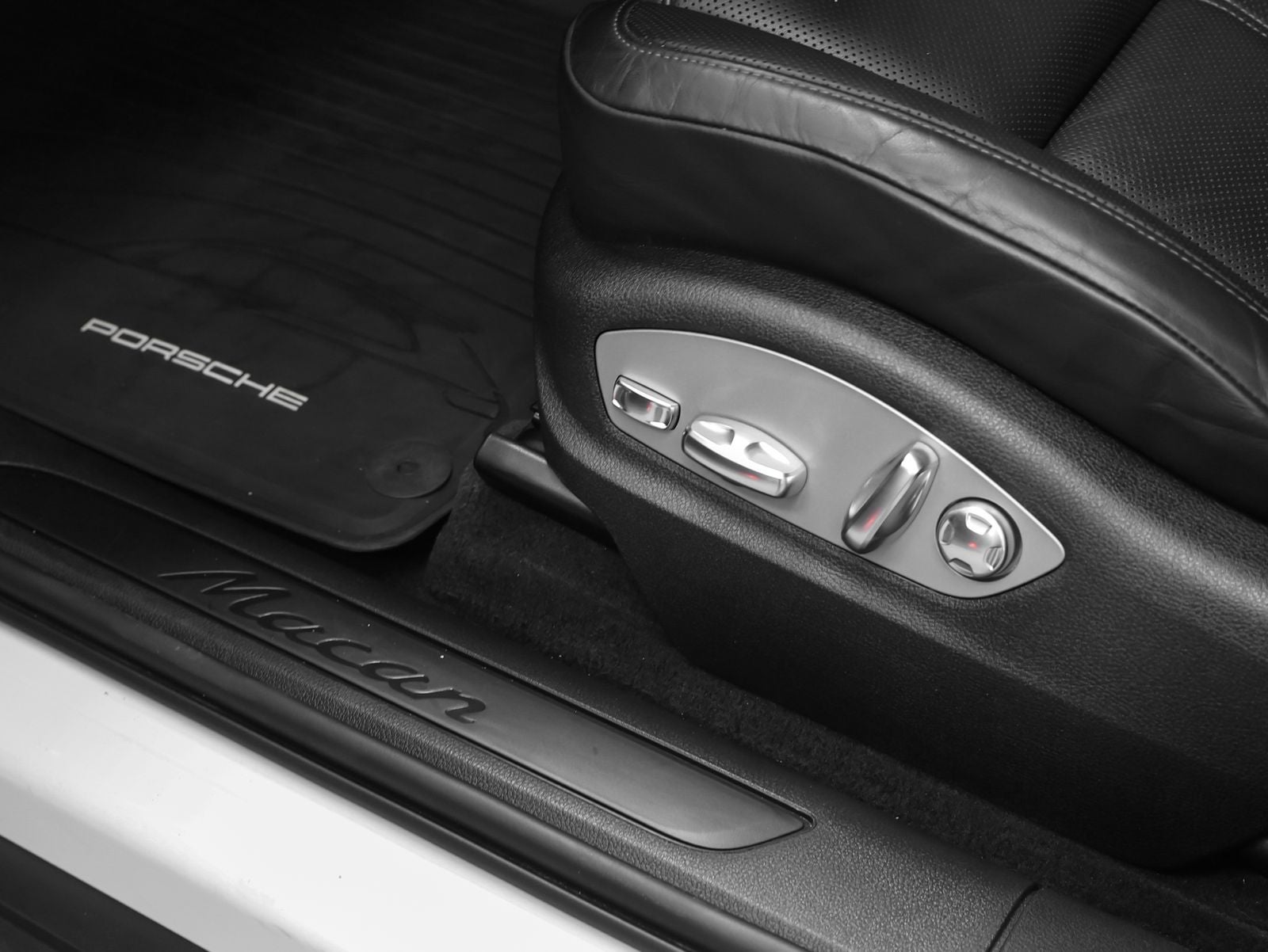 2023 Porsche Macan Macan (MY23)