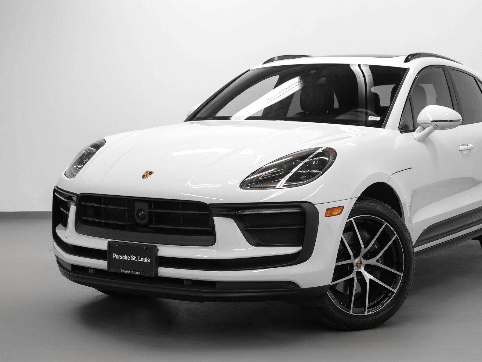 2023 Porsche Macan Macan (MY23)