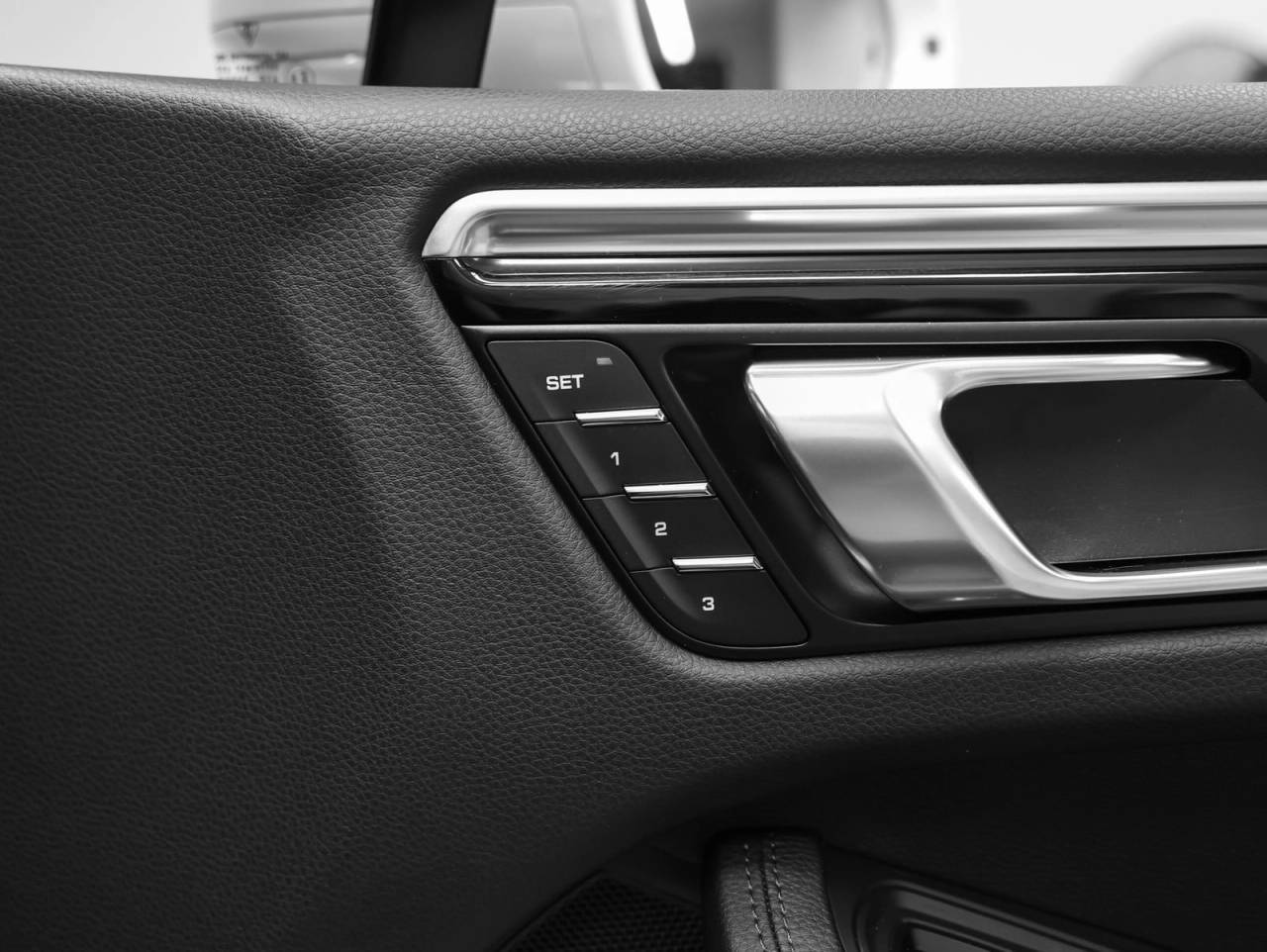 2023 Porsche Macan Macan (MY23)