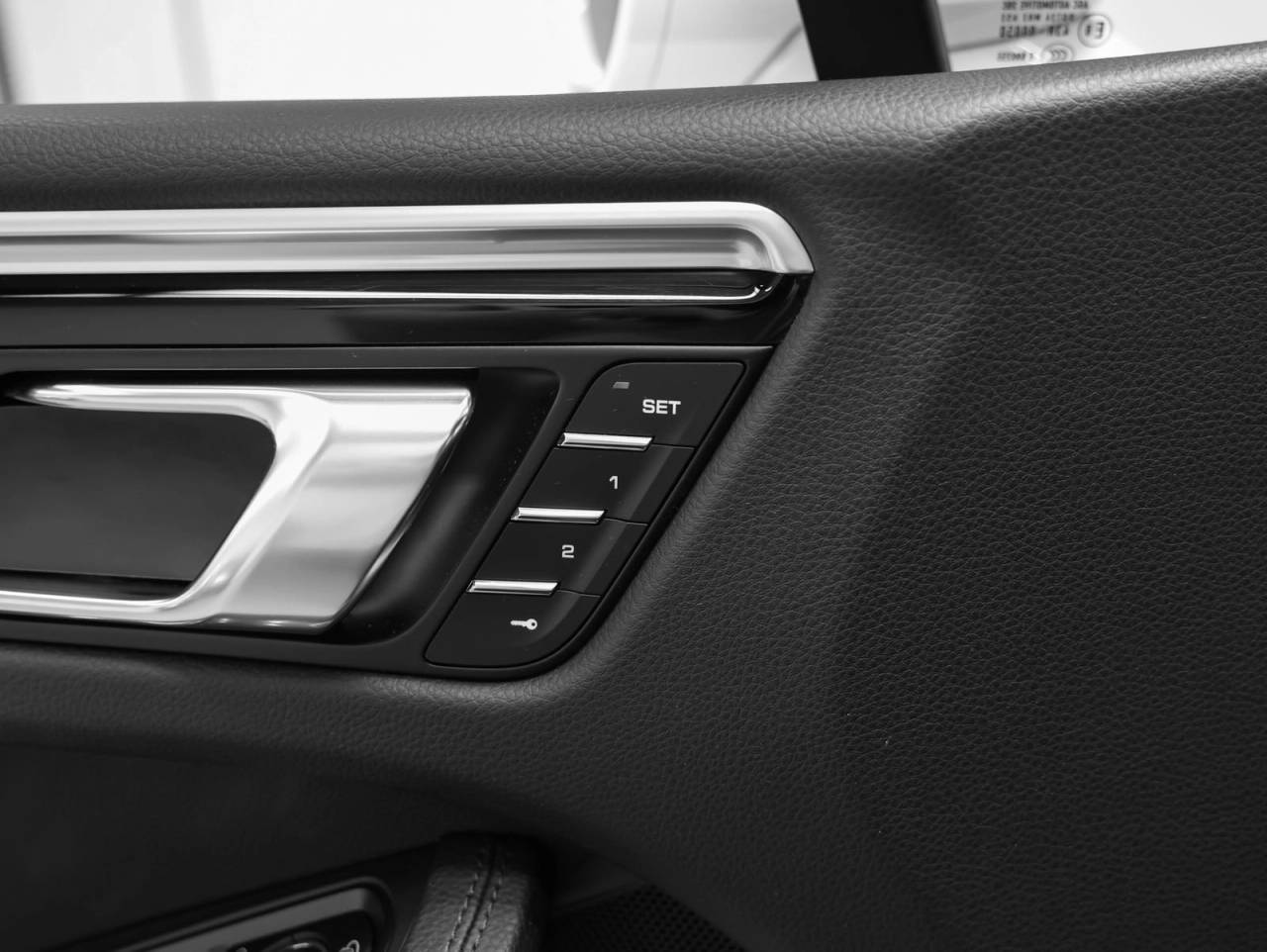 2023 Porsche Macan Macan (MY23)