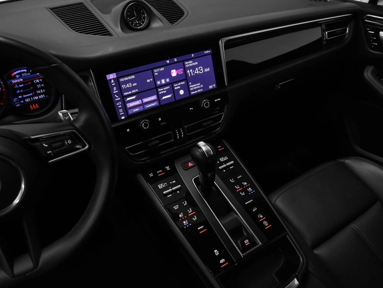 2023 Porsche Macan Macan (MY23)