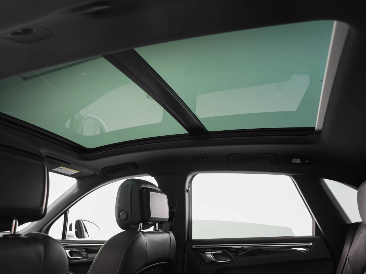 2023 Porsche Macan Macan (MY23)