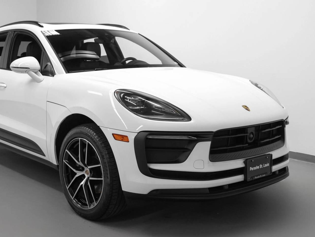 2023 Porsche Macan Macan (MY23)