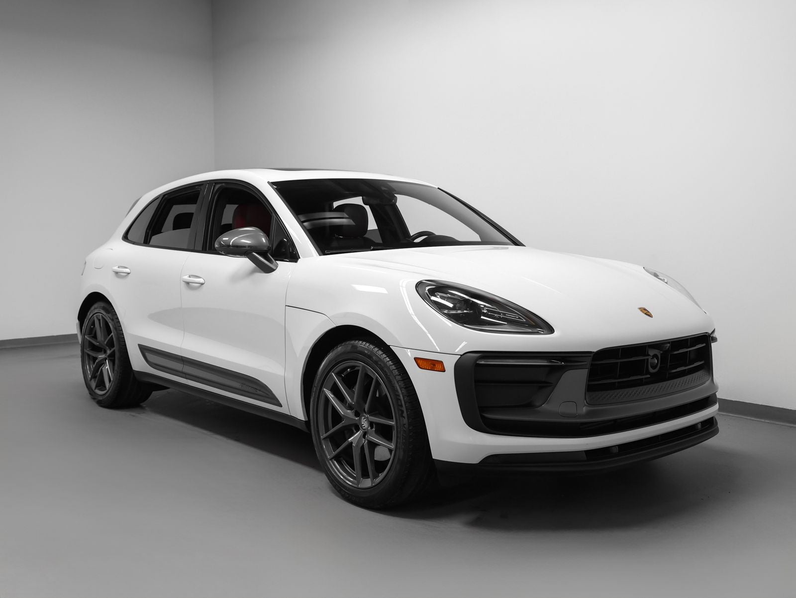 2024 Porsche Macan Macan T (MY24)