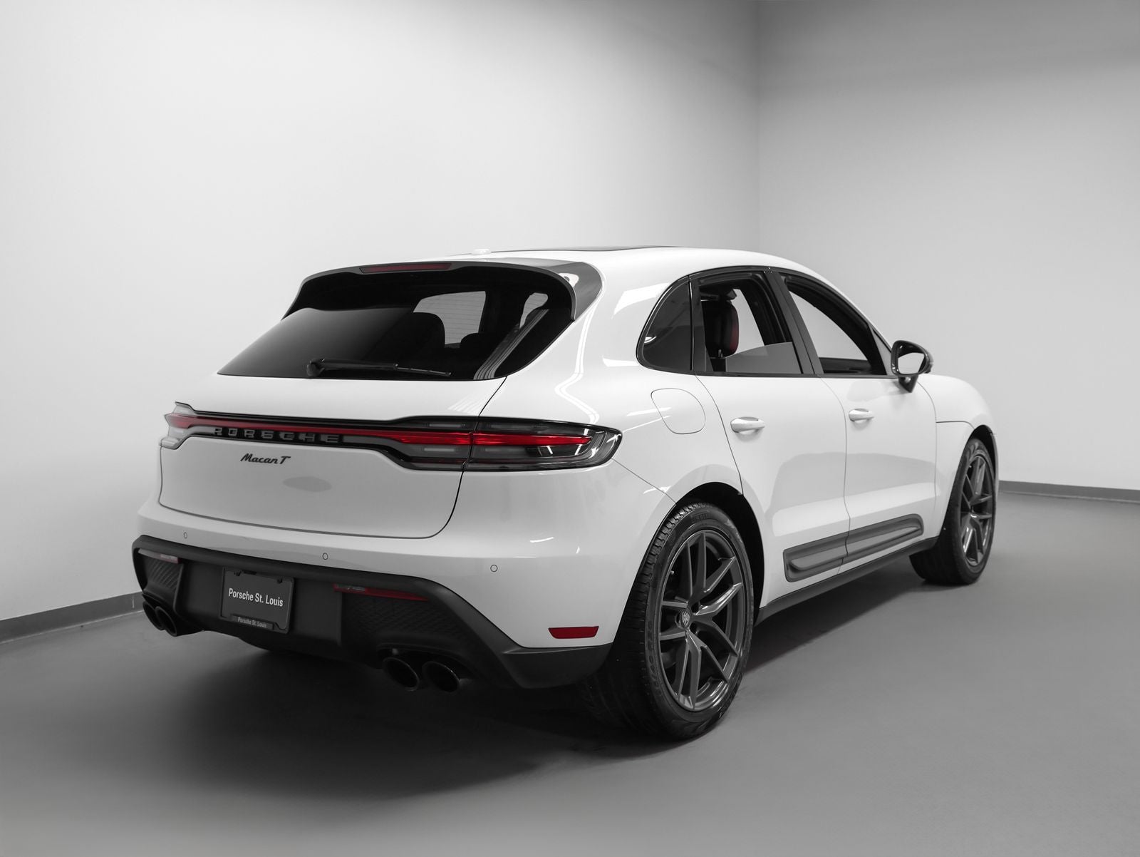 2024 Porsche Macan Macan T (MY24)