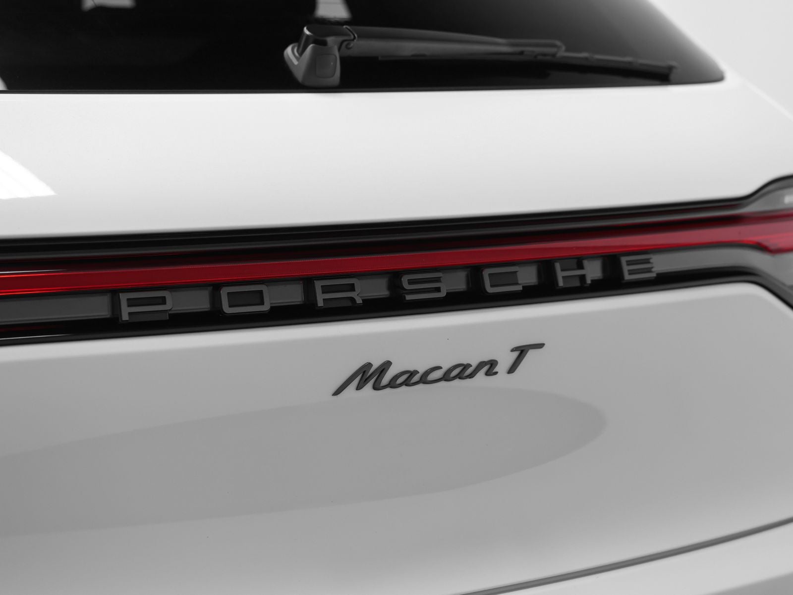 2024 Porsche Macan Macan T (MY24)
