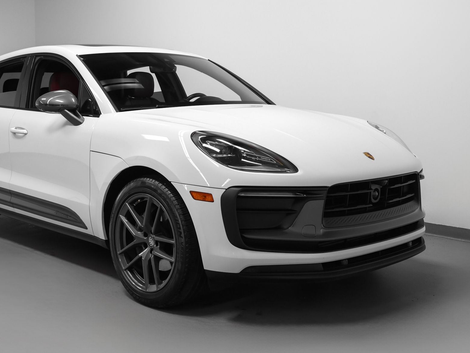 2024 Porsche Macan Macan T (MY24)