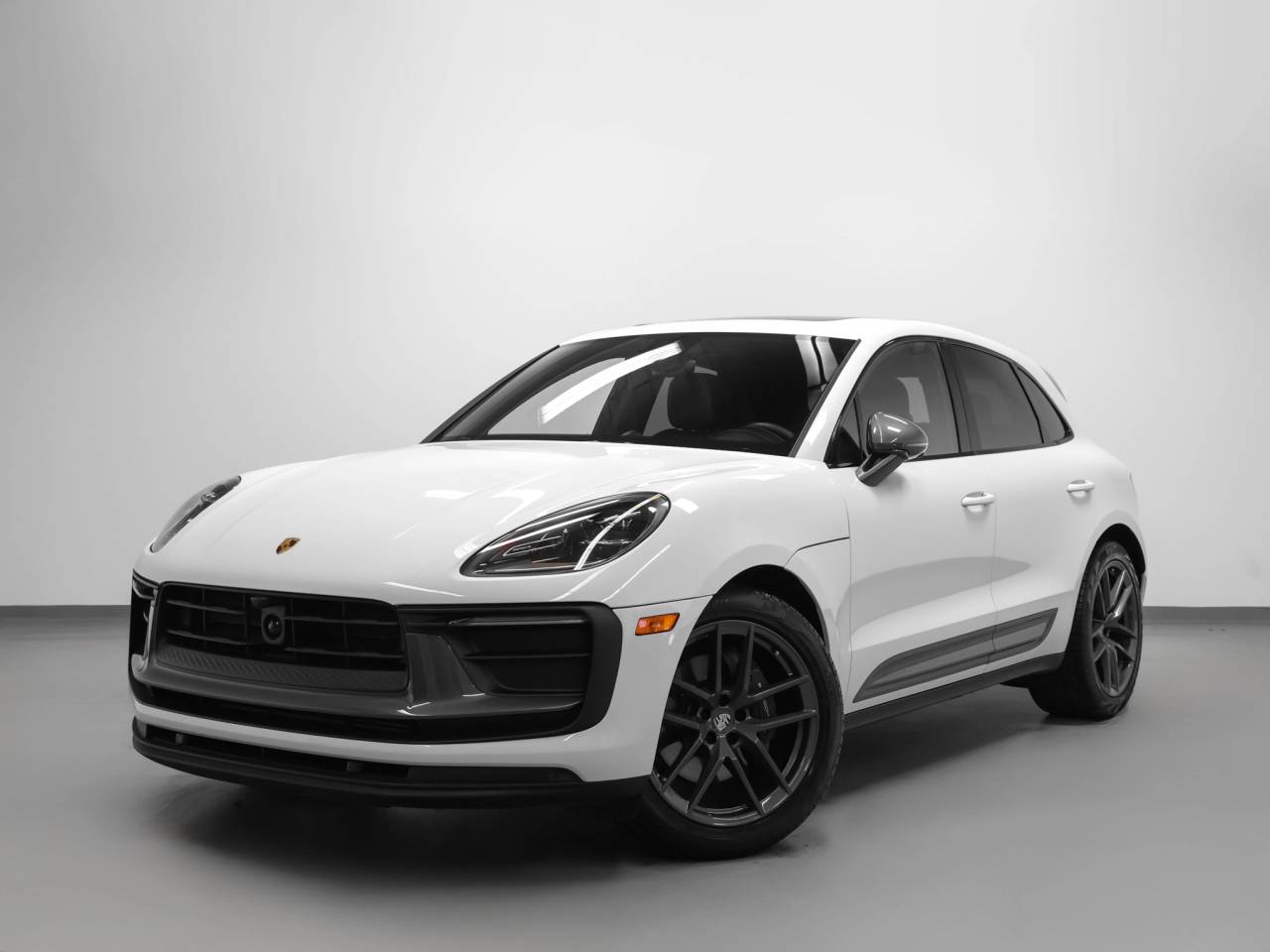 2024 Porsche Macan Macan T (MY24)