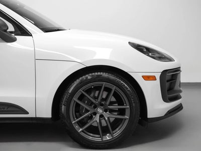 2024 Porsche Macan Macan T (MY24)