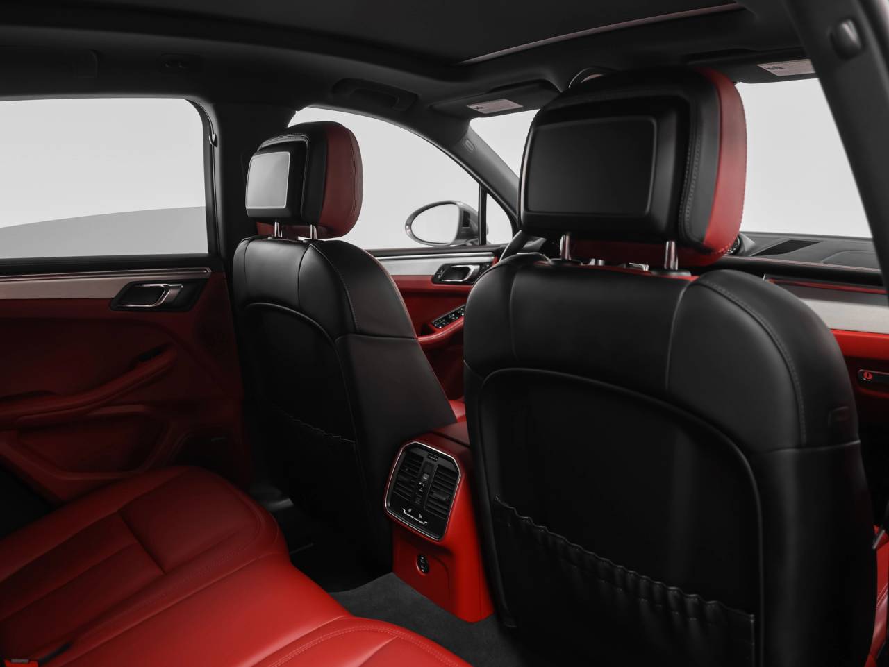 2024 Porsche Macan Macan T (MY24)
