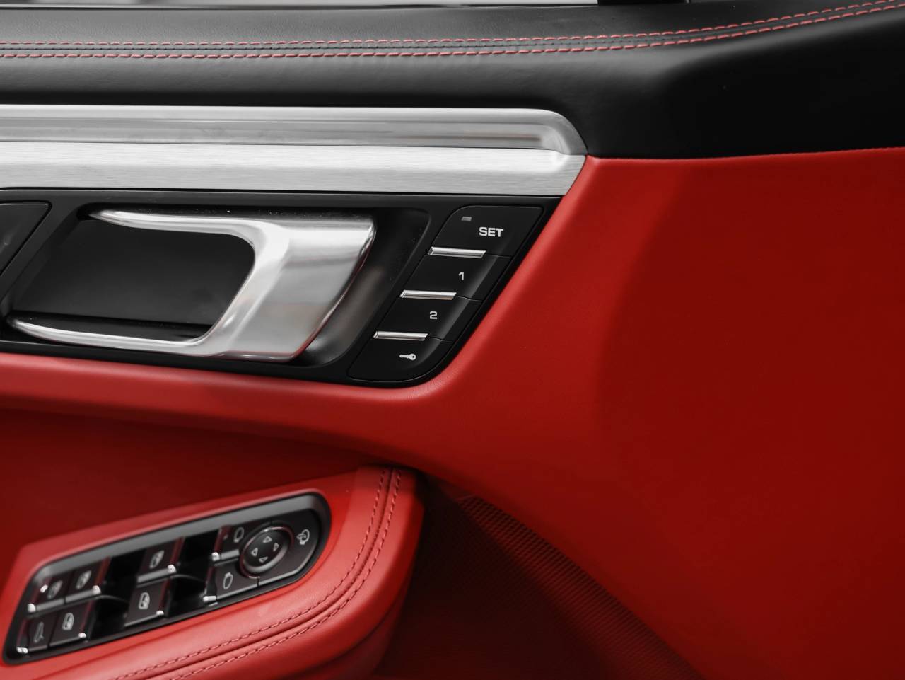 2024 Porsche Macan Macan T (MY24)