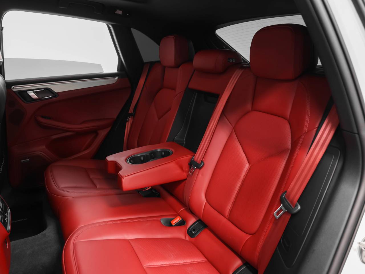 2024 Porsche Macan Macan T (MY24)