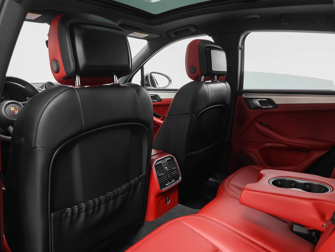 2024 Porsche Macan Macan T (MY24)