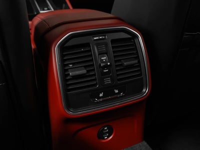 2024 Porsche Macan Macan T (MY24)
