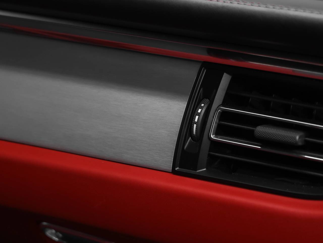 2024 Porsche Macan Macan T (MY24)