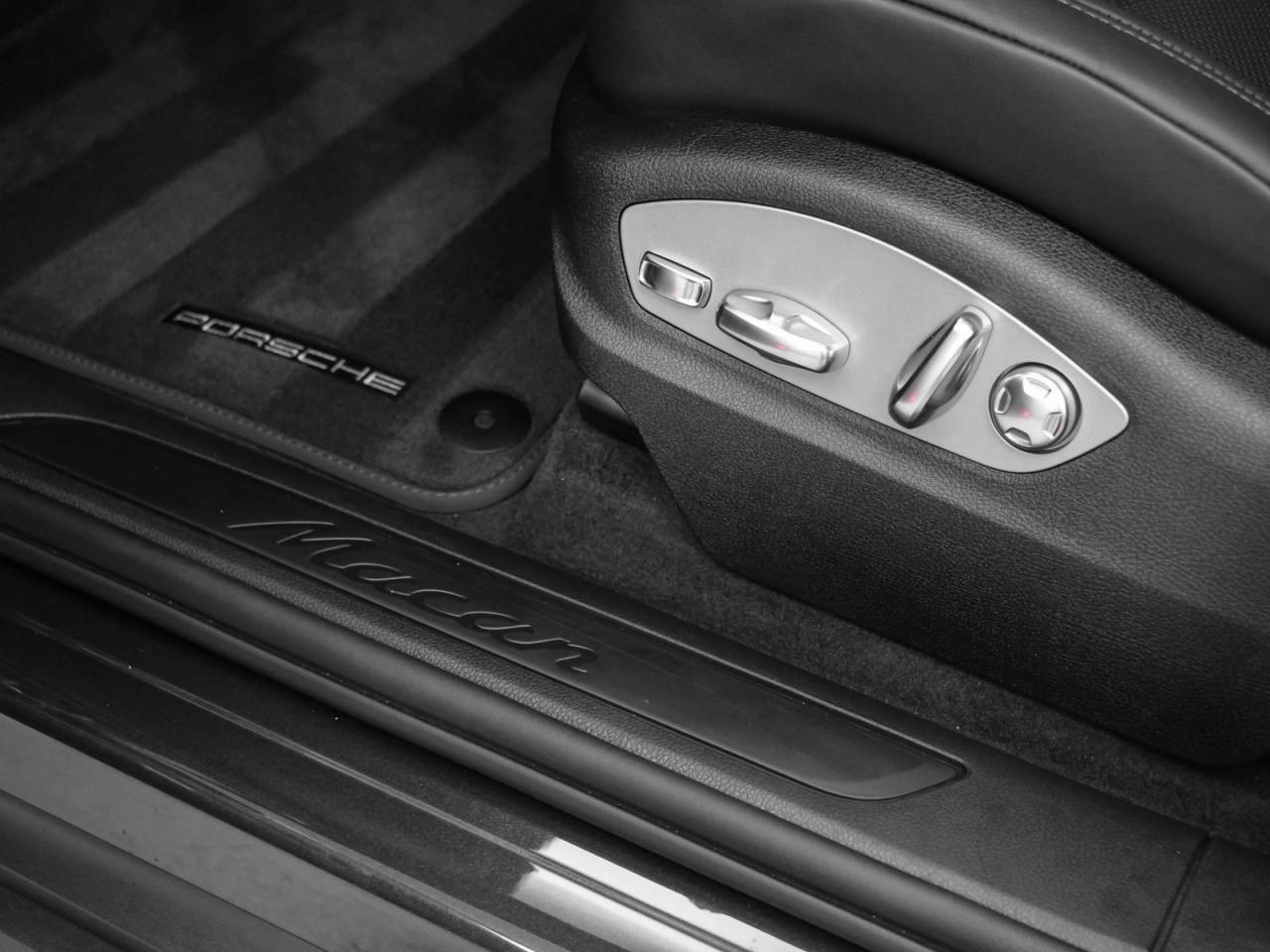 2025 Porsche Macan Macan