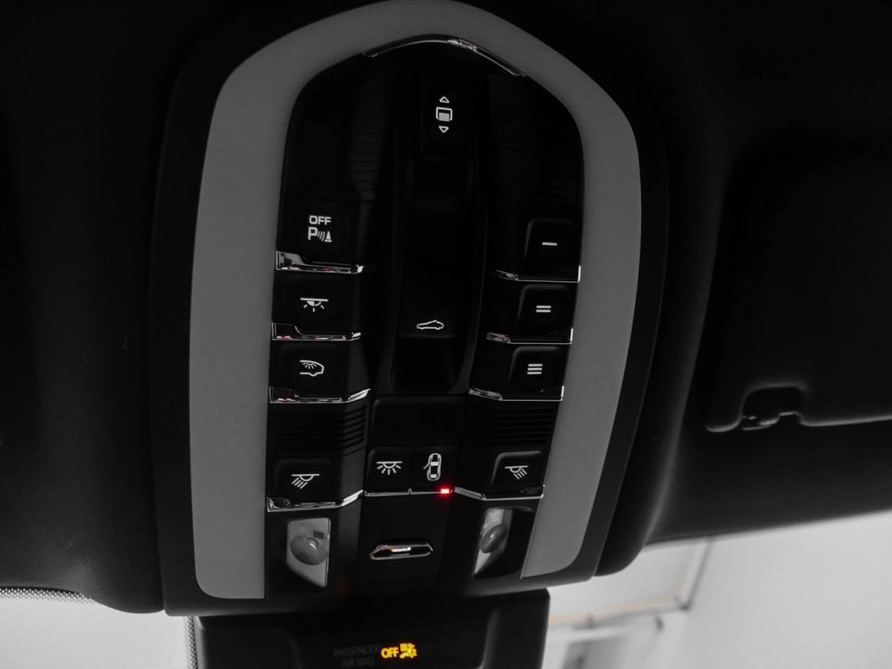 2025 Porsche Macan Macan