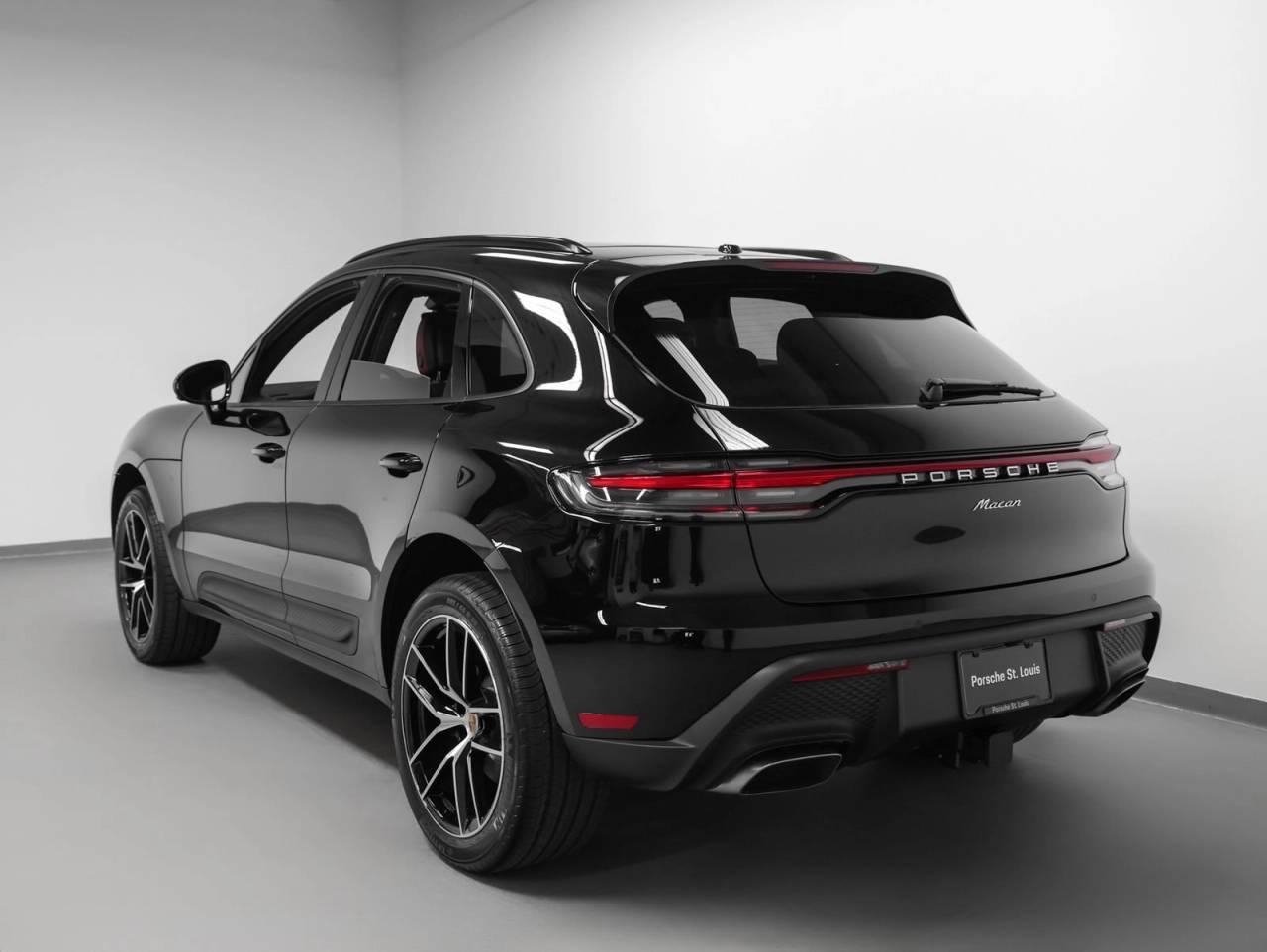 2026 Porsche Macan Base