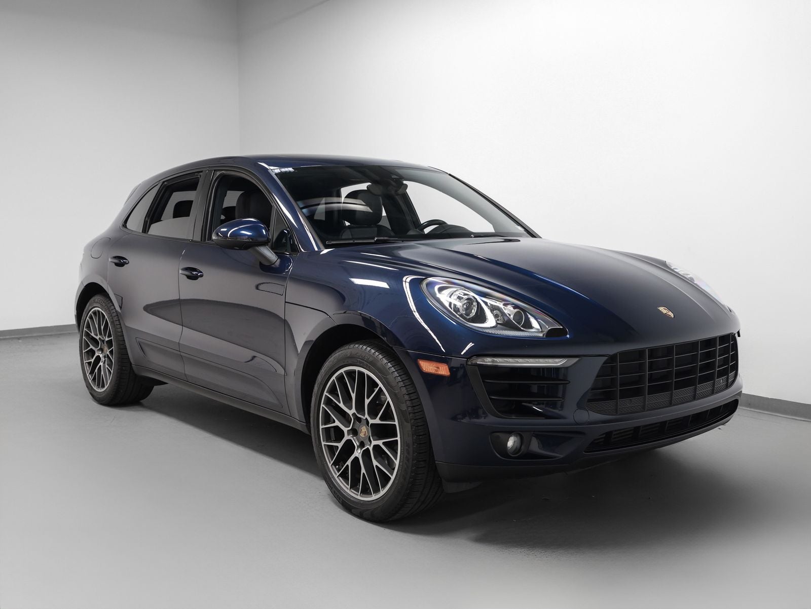 2018 Porsche Macan Macan Sport Edition