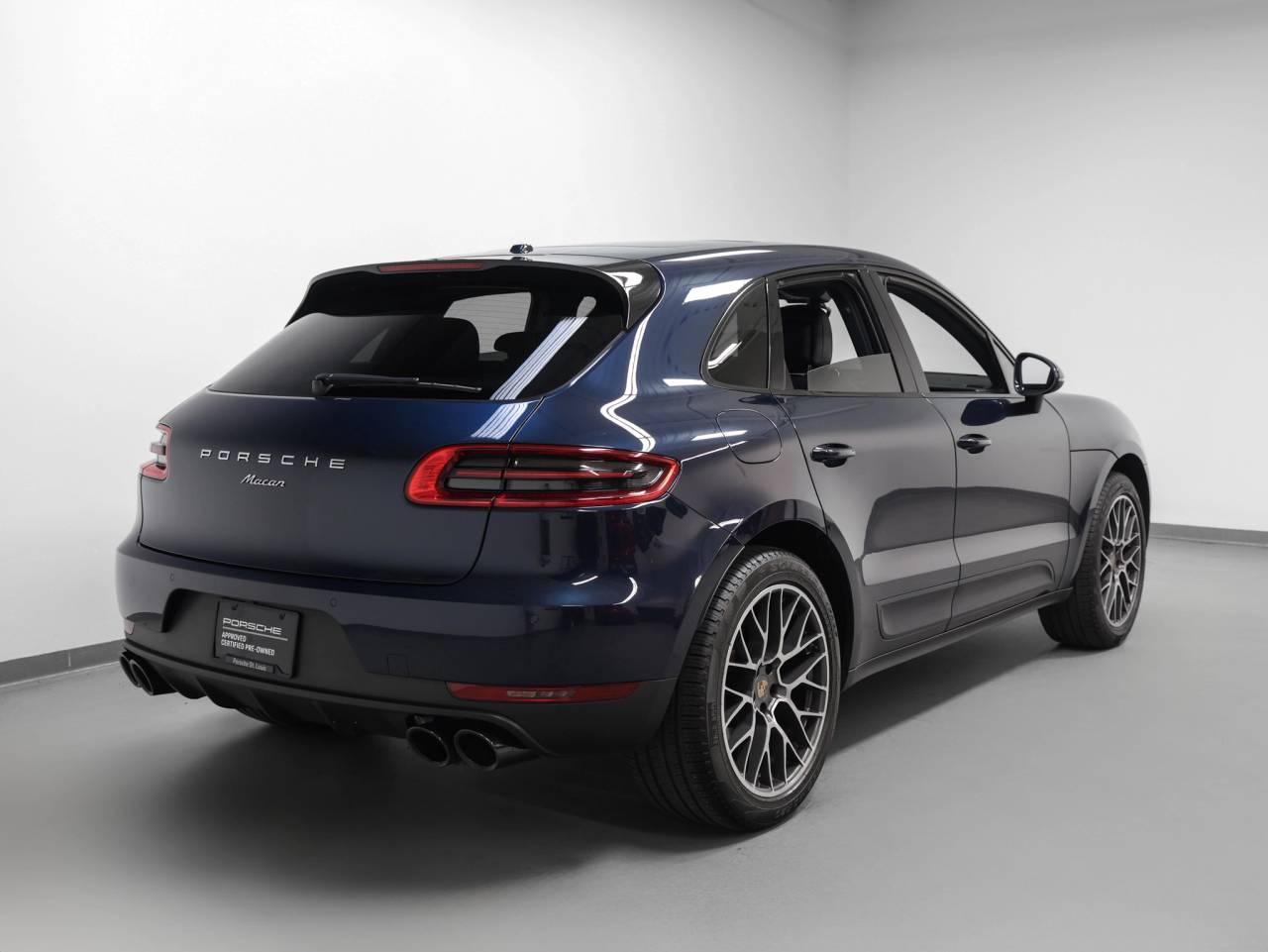 2018 Porsche Macan Macan Sport Edition