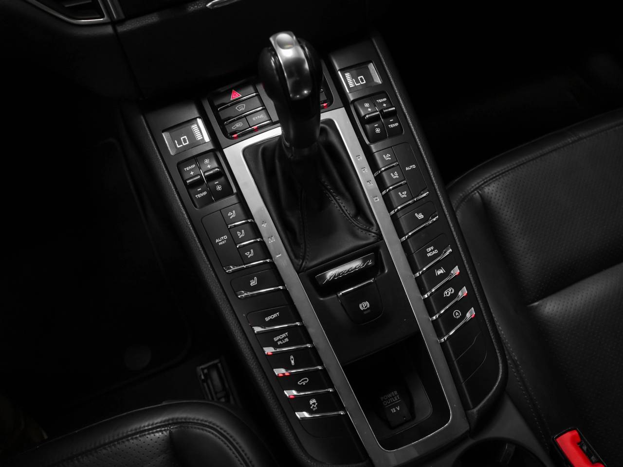 2018 Porsche Macan Macan Sport Edition