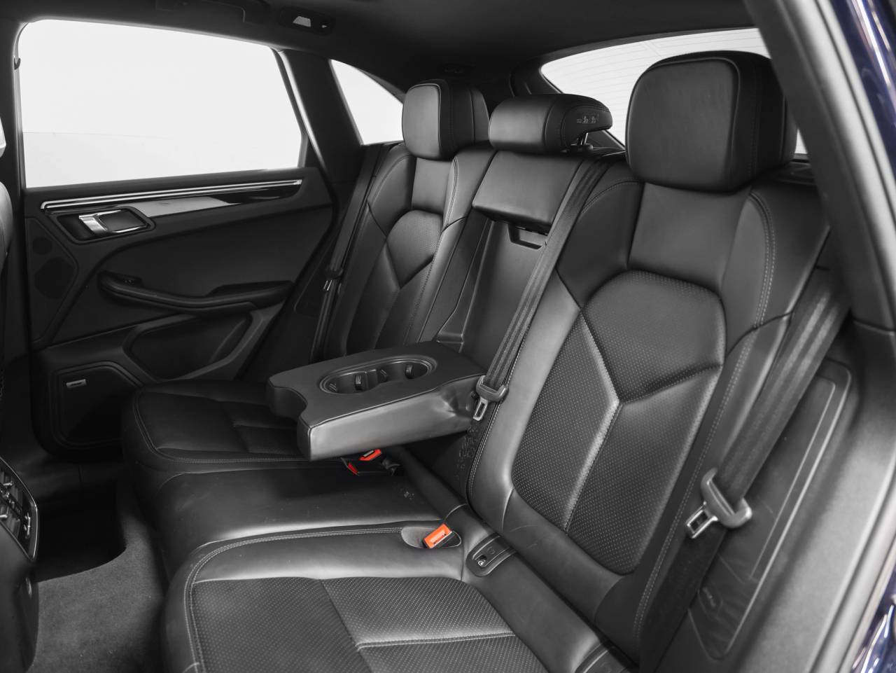 2018 Porsche Macan Macan Sport Edition
