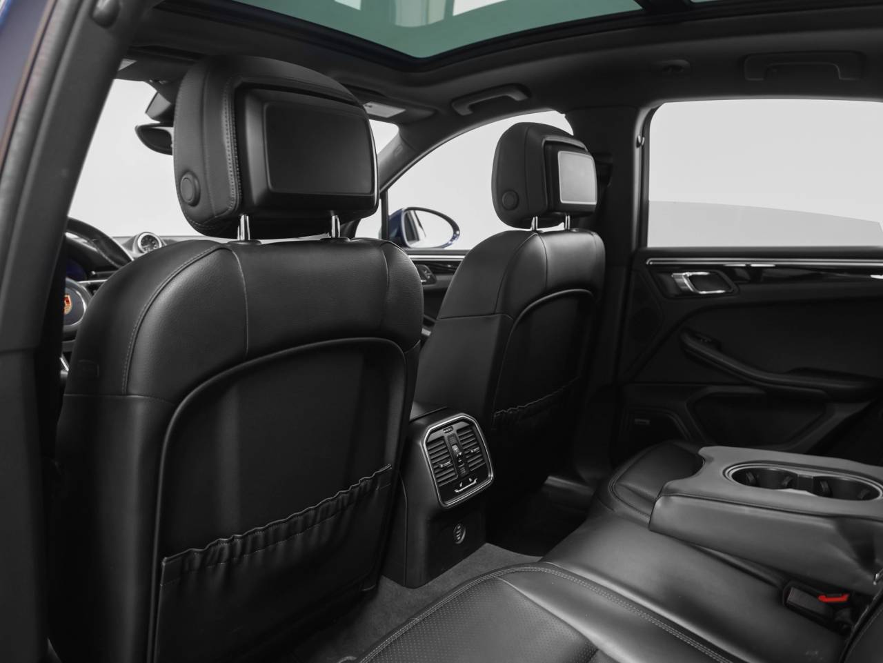 2018 Porsche Macan Macan Sport Edition