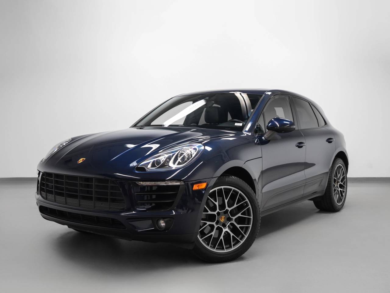 2018 Porsche Macan Macan Sport Edition