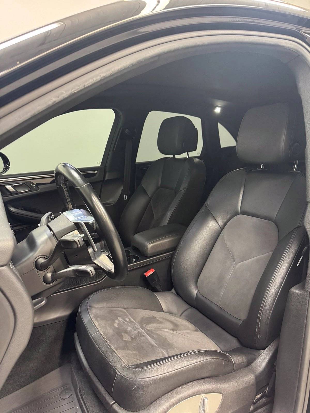 2018 Porsche Macan Macan