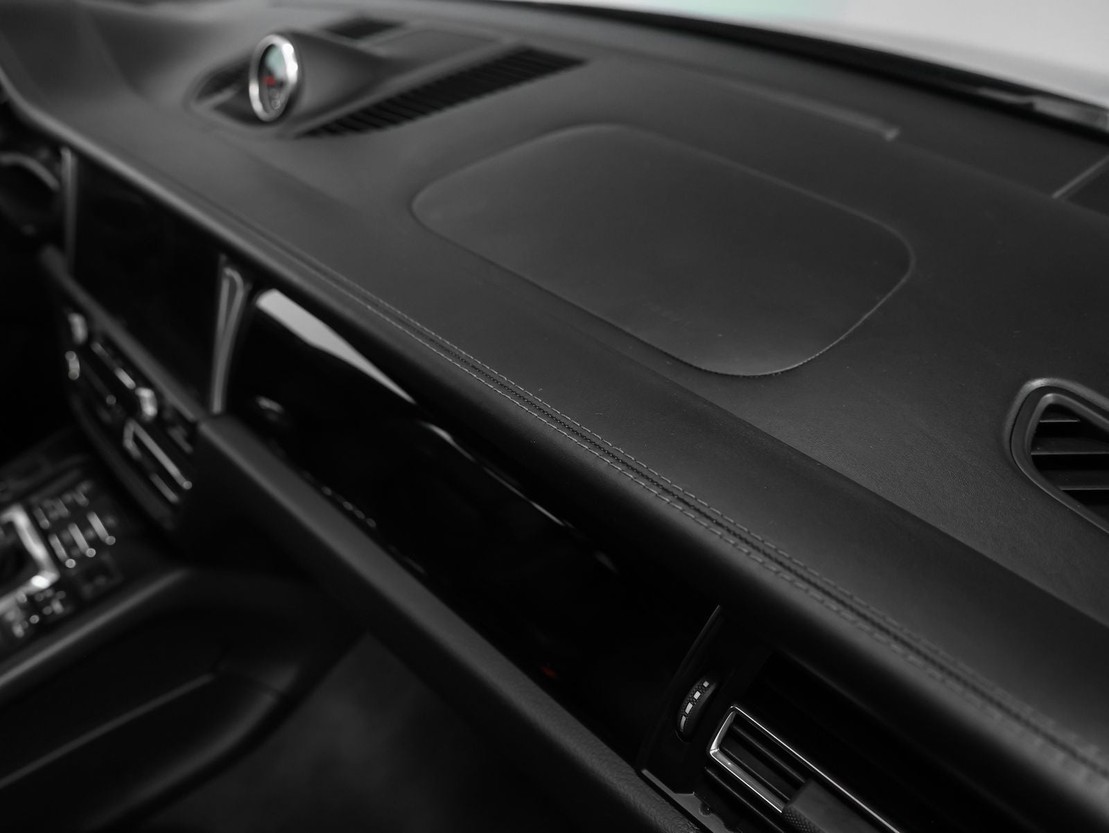 2020 Porsche Macan Macan
