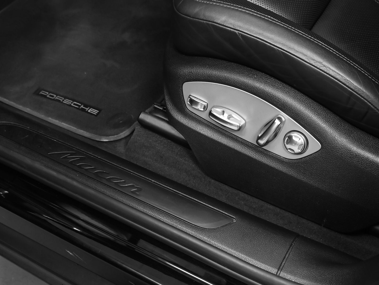 2020 Porsche Macan Macan