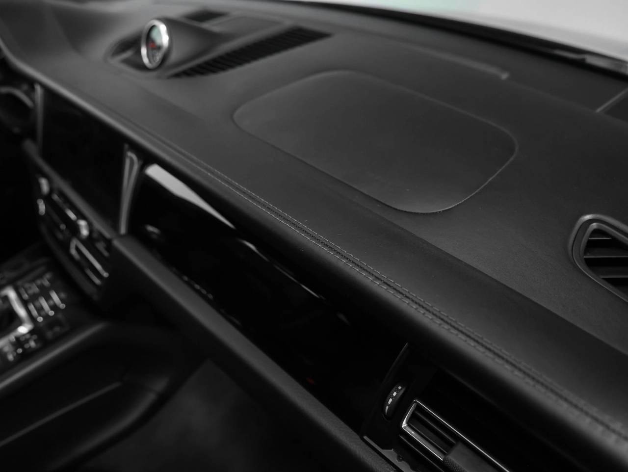 2020 Porsche Macan Macan