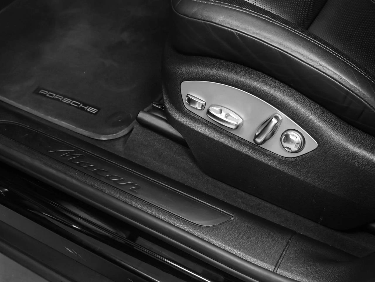 2020 Porsche Macan Macan