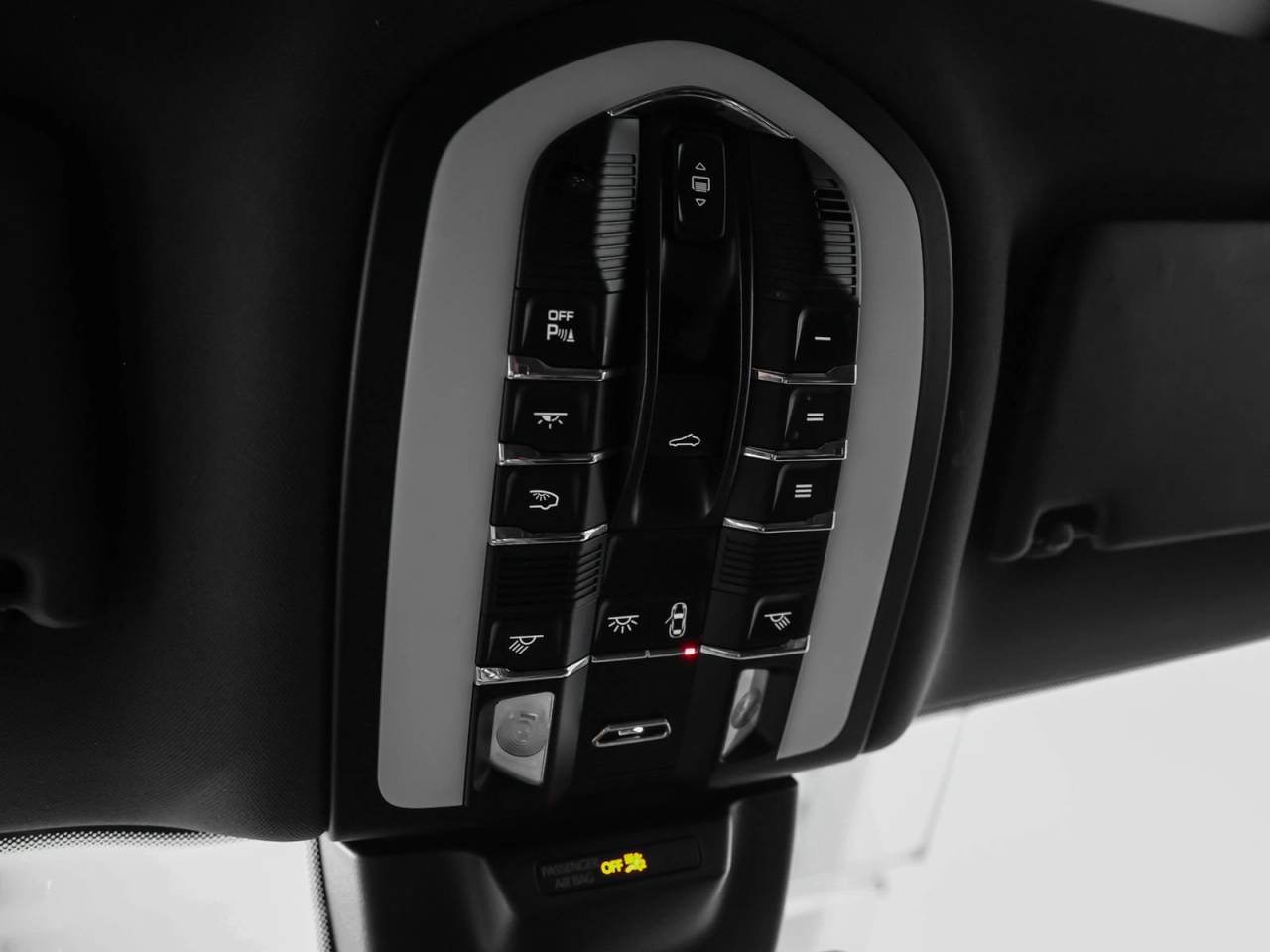 2020 Porsche Macan Macan