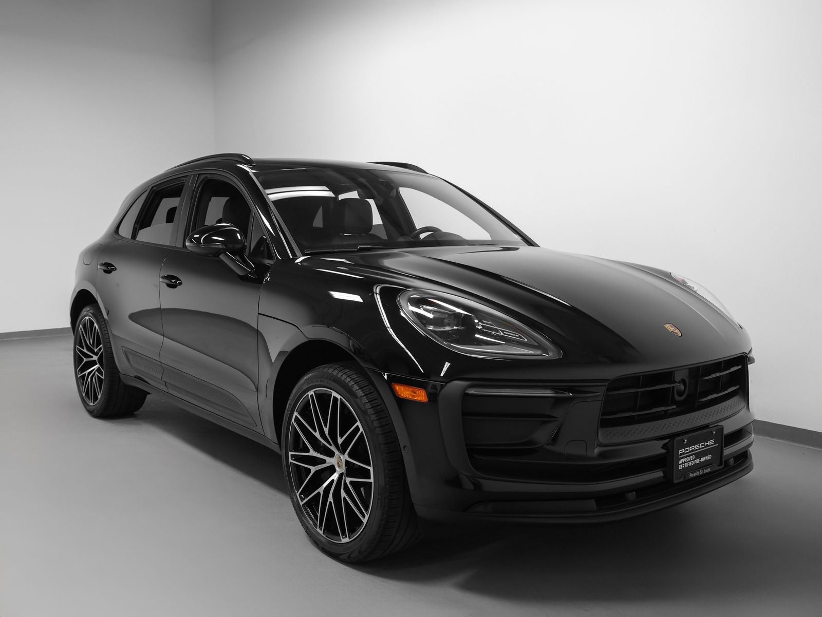 2023 Porsche Macan Base