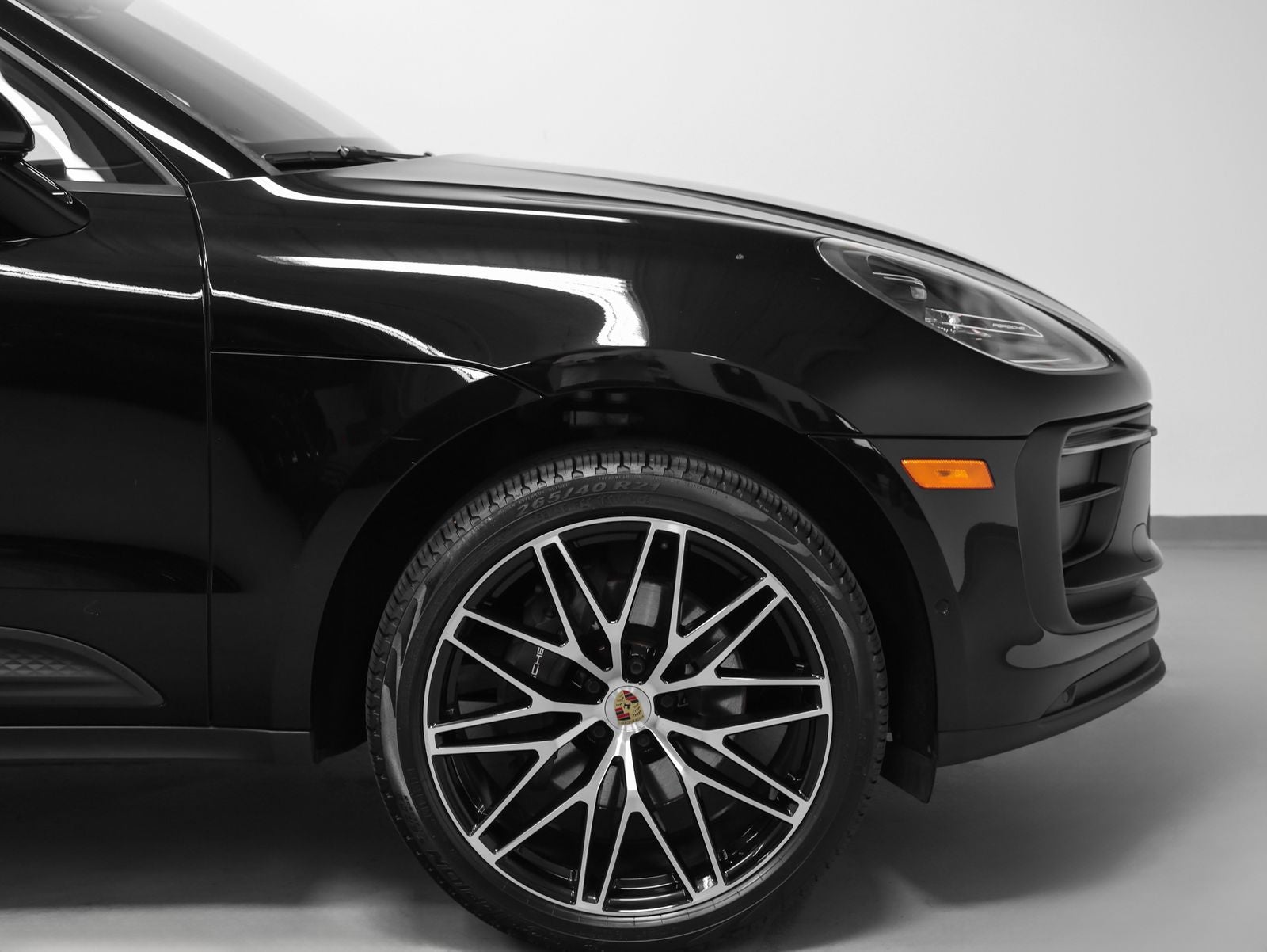 2023 Porsche Macan Base