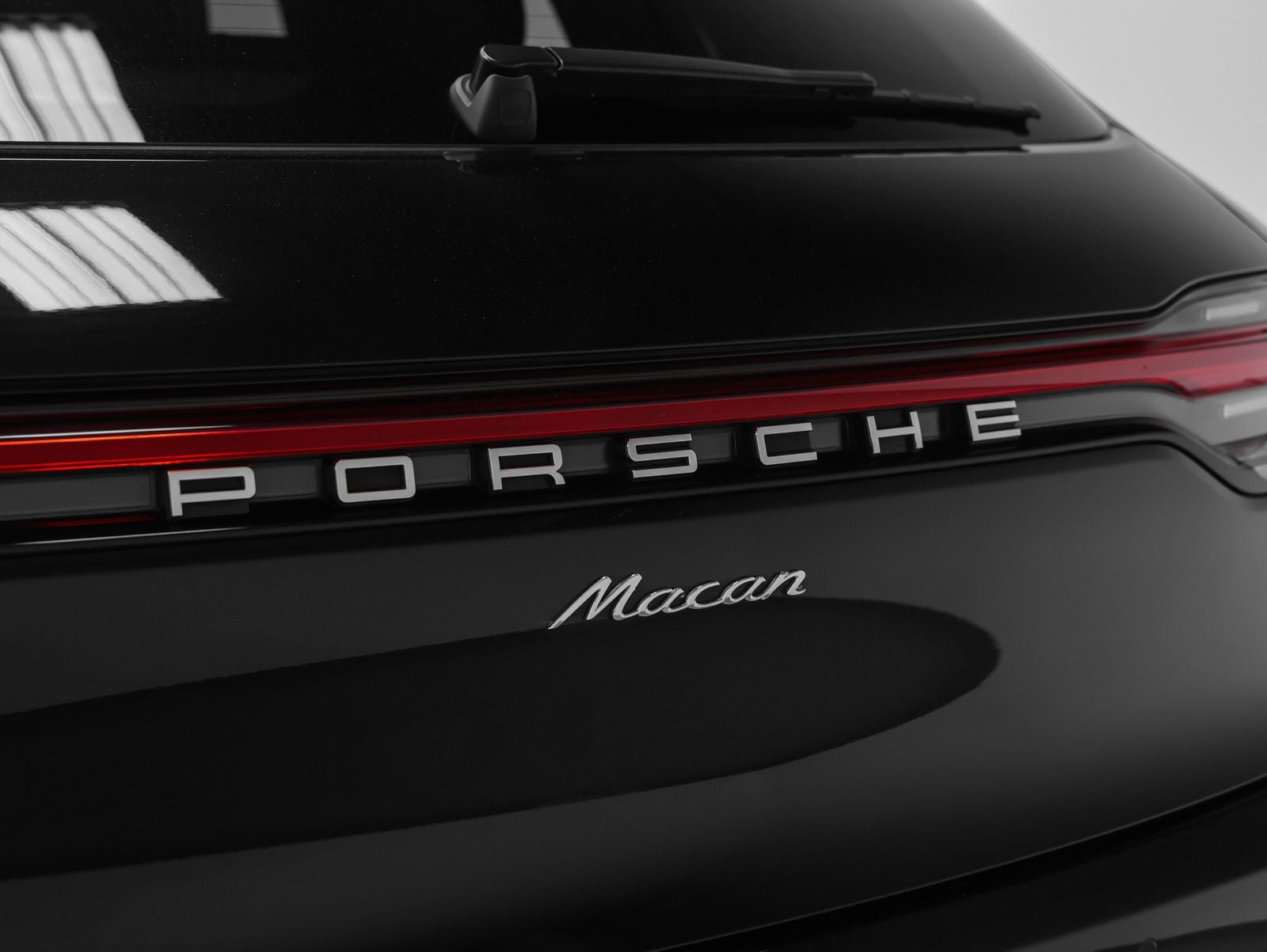 2023 Porsche Macan Base