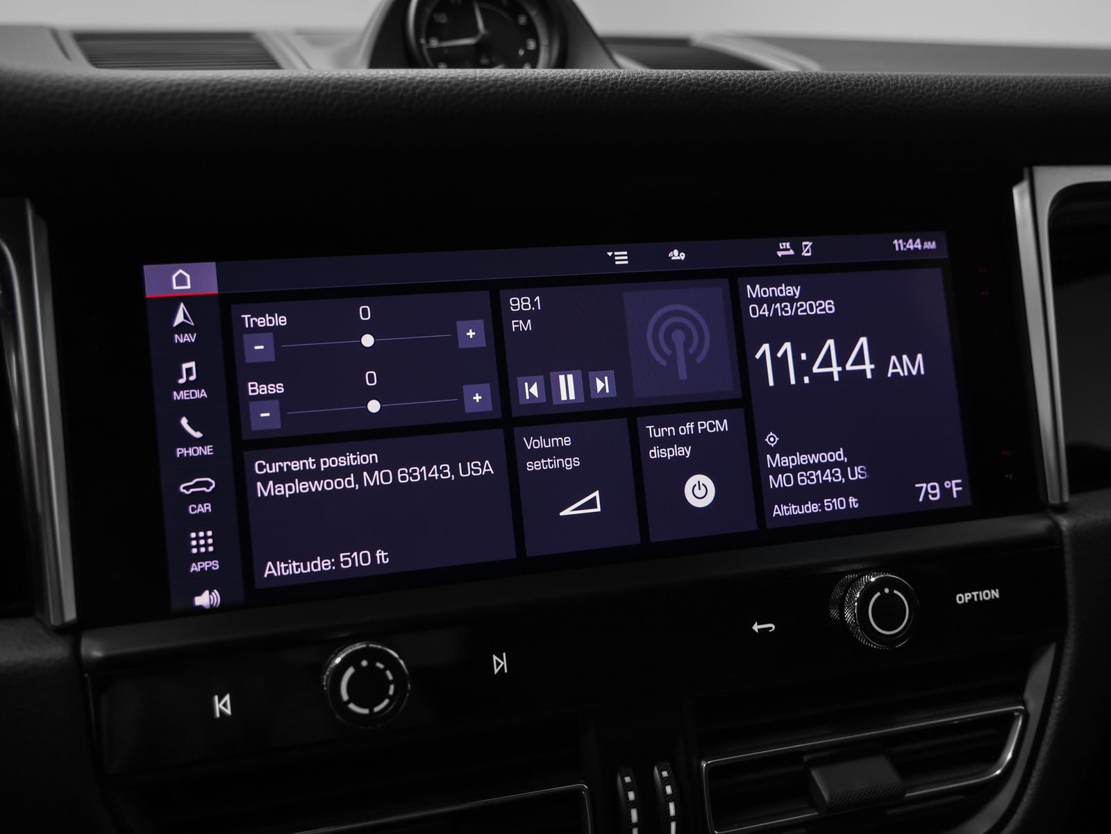 2023 Porsche Macan Base