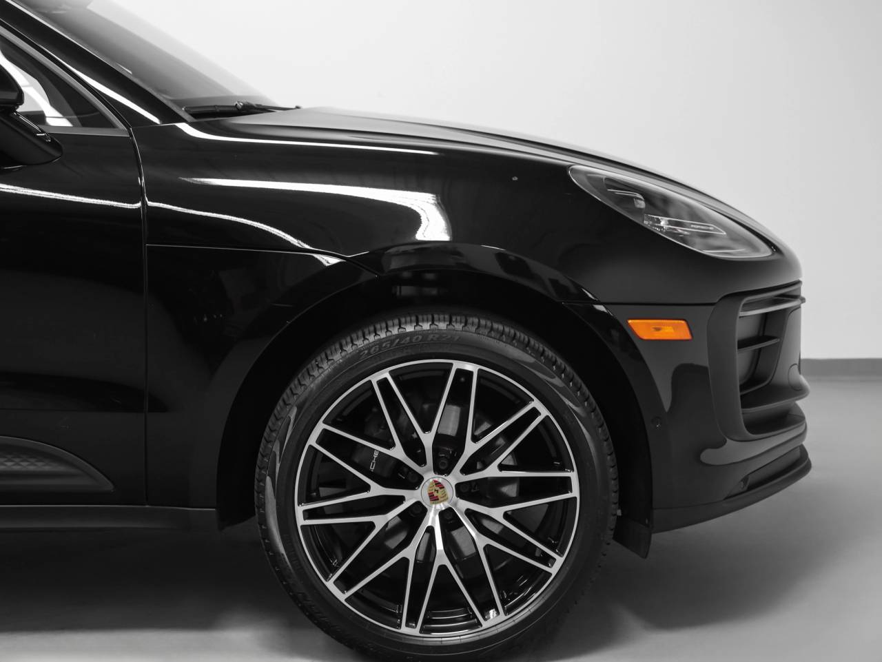 2023 Porsche Macan Base