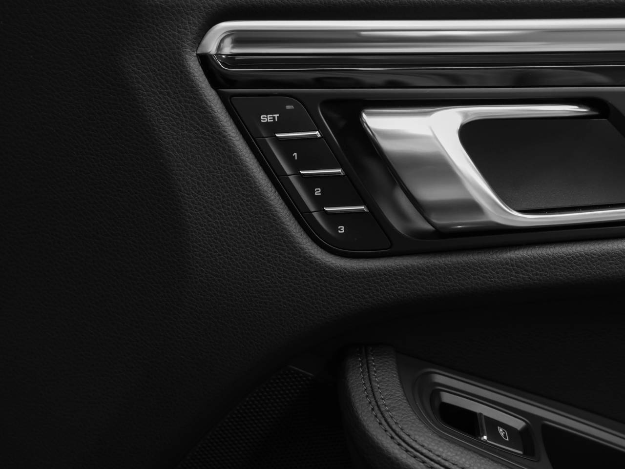 2023 Porsche Macan Base