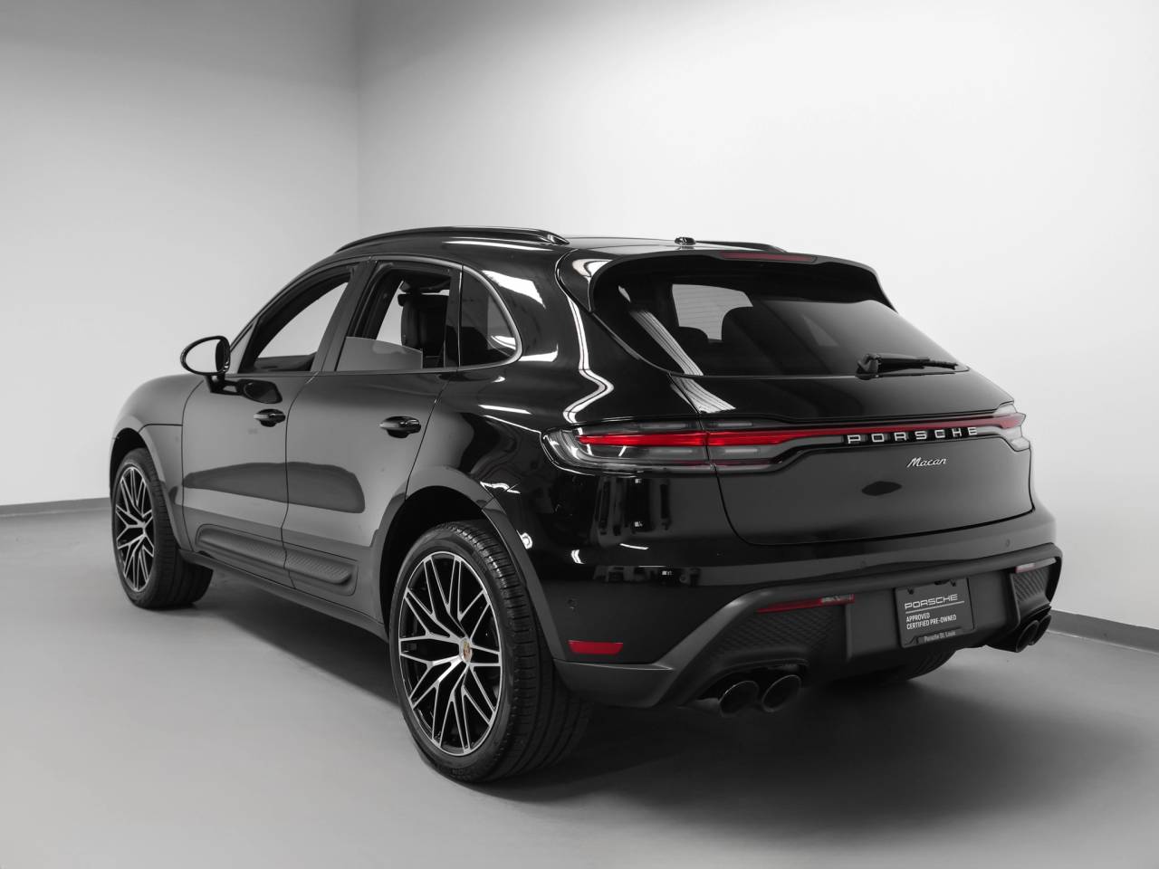 2023 Porsche Macan Base