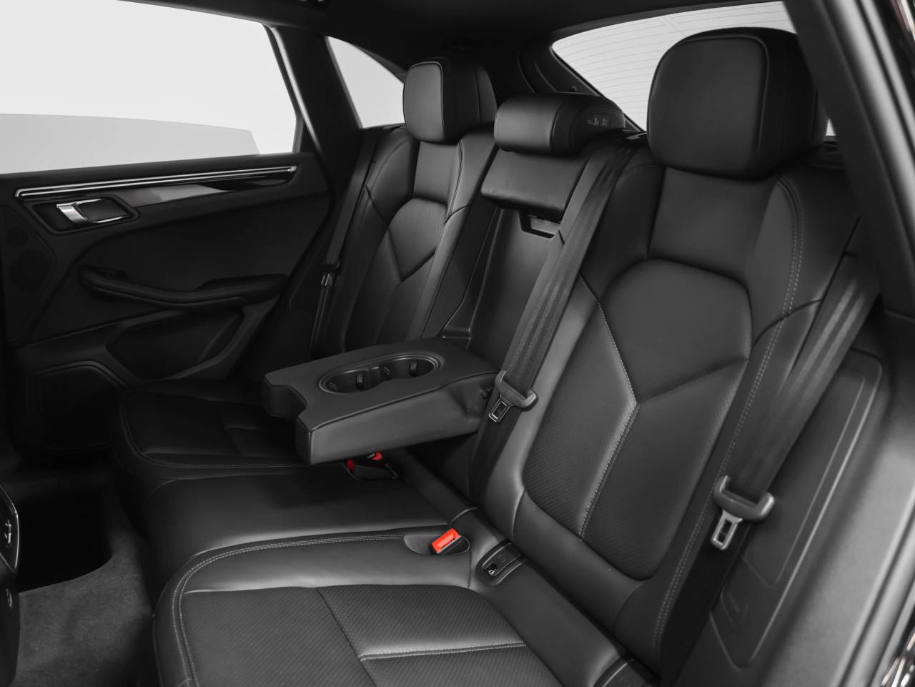 2023 Porsche Macan Base