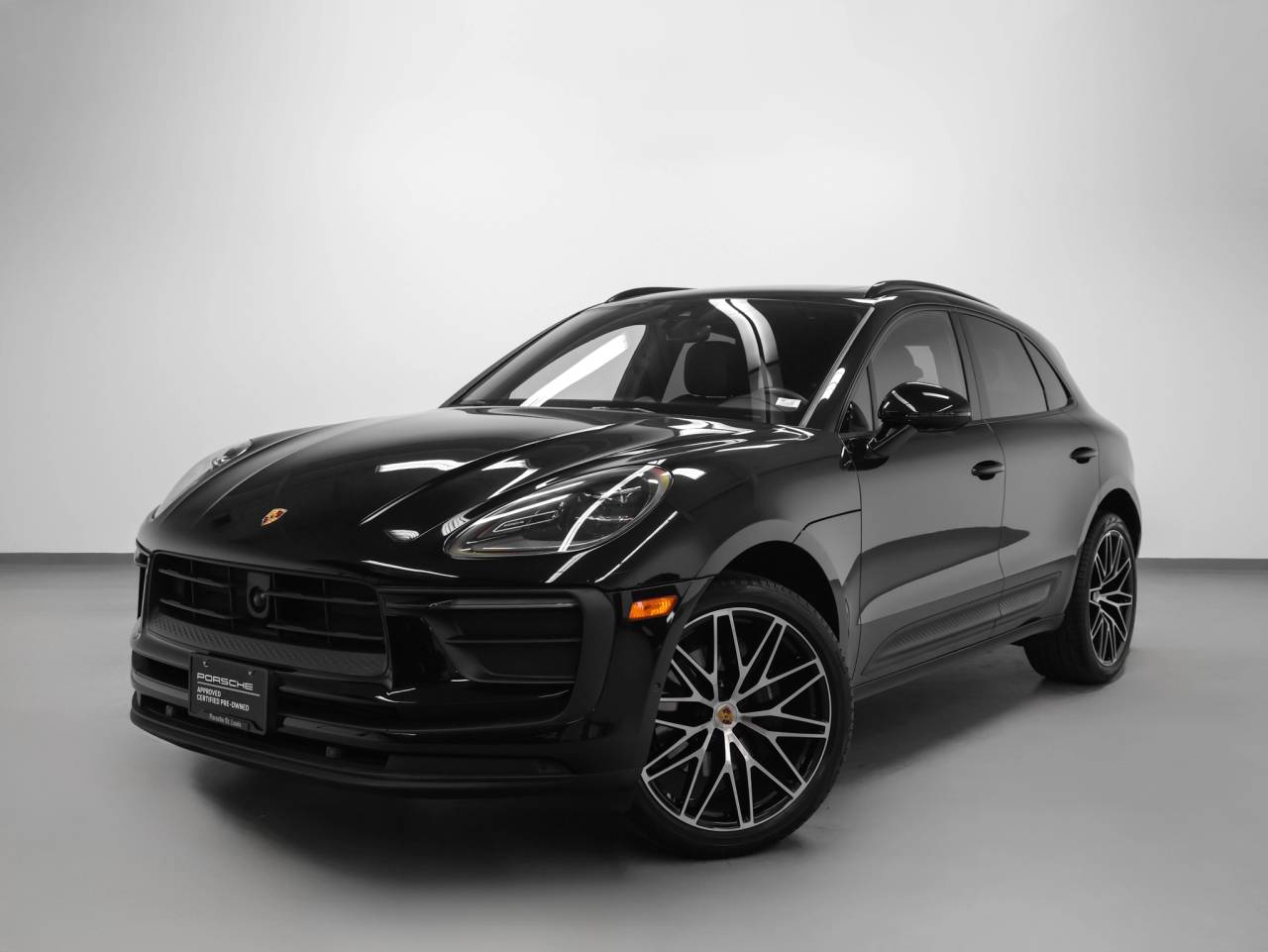 2023 Porsche Macan Base