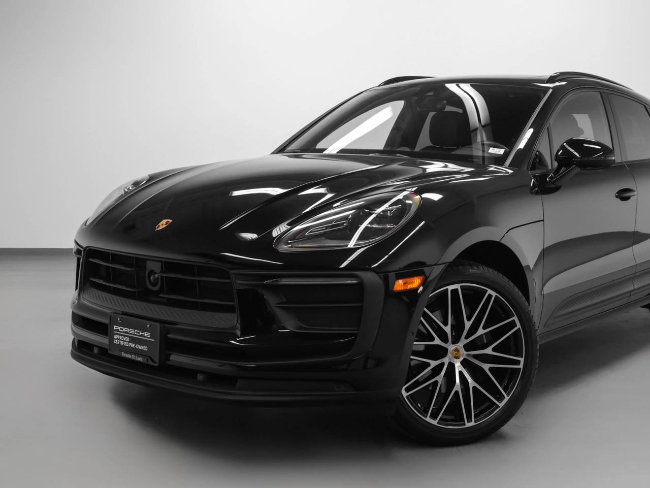 2023 Porsche Macan Base