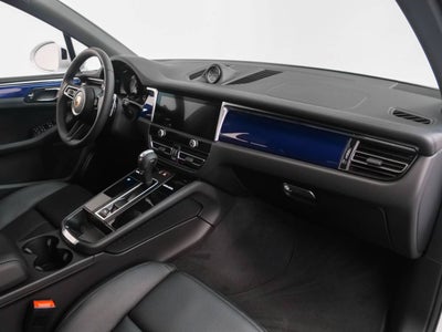 2025 Porsche Macan Macan