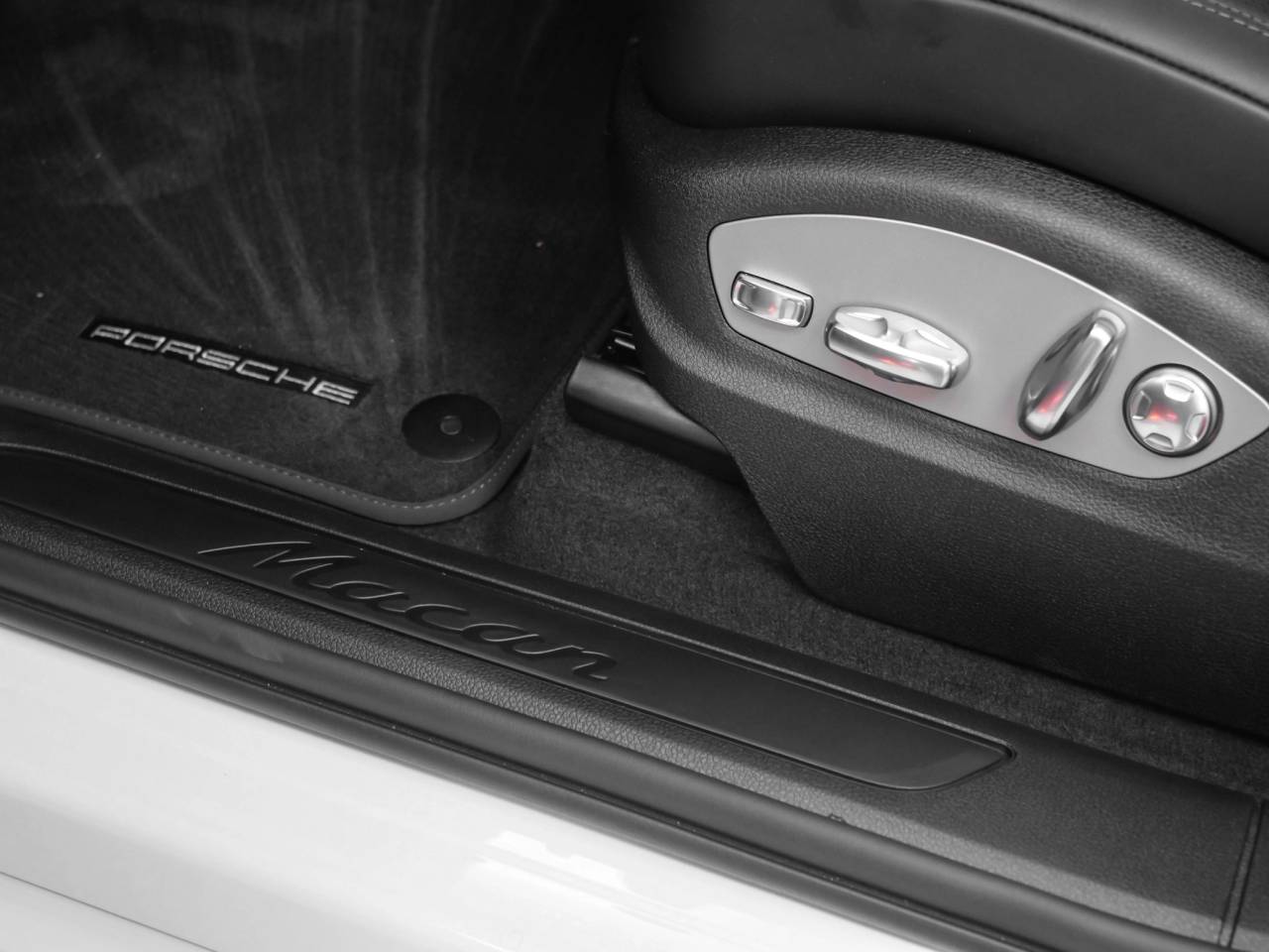 2025 Porsche Macan Macan