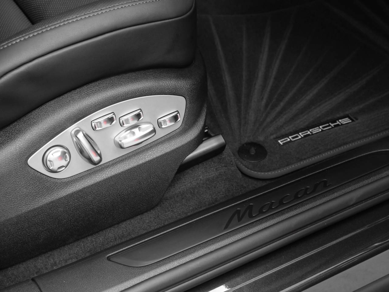 2025 Porsche Macan Macan