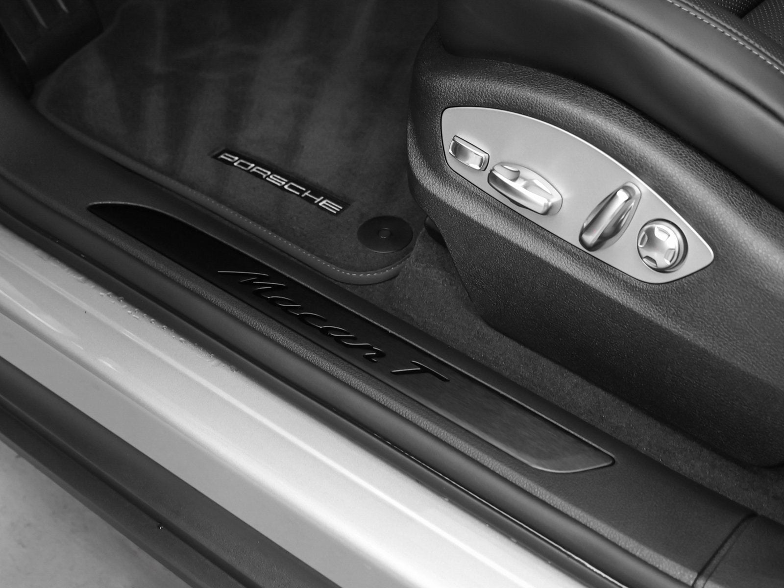 2025 Porsche Macan Macan T